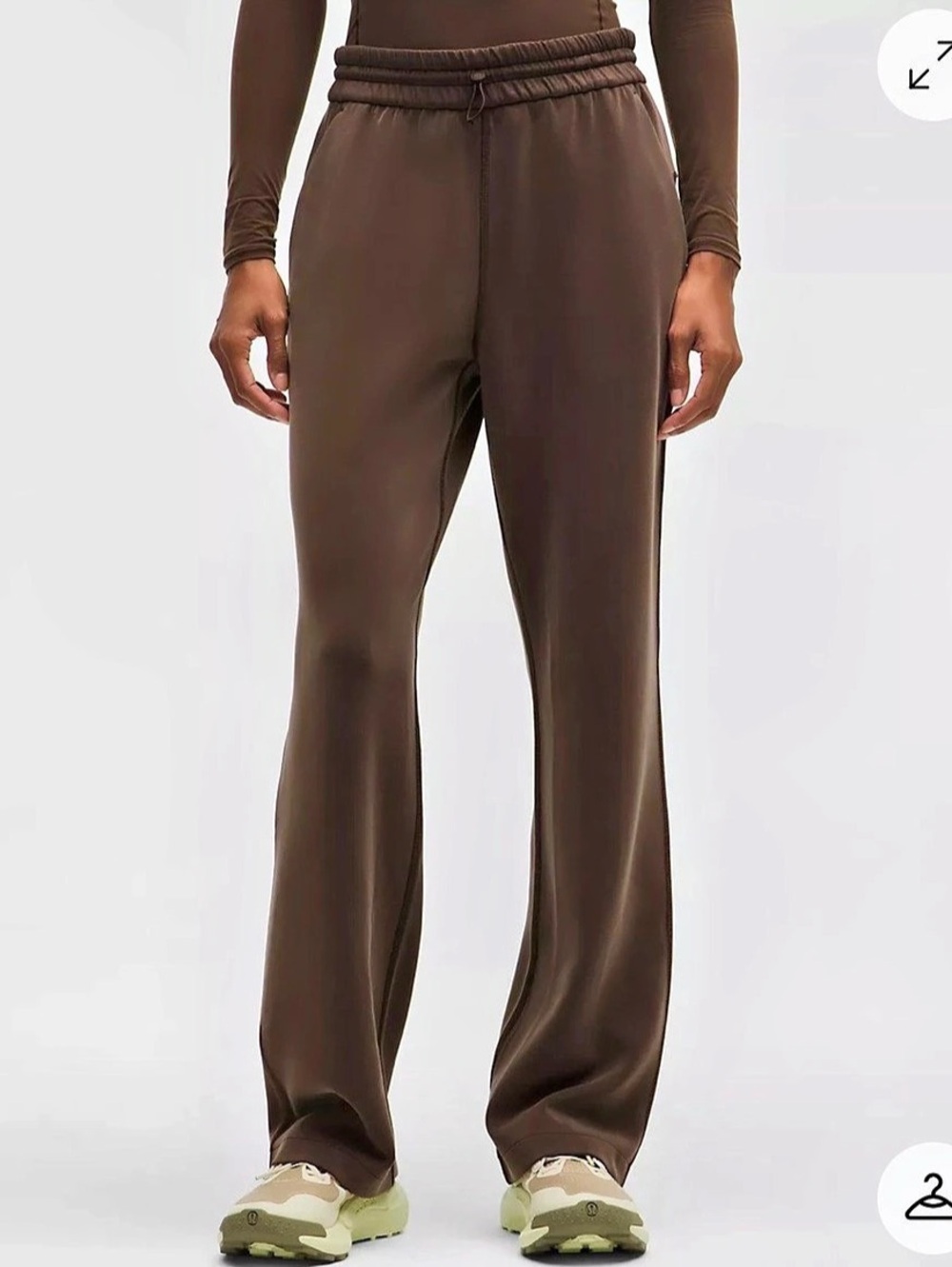 Lululemon soft stream joggers in walnut crunch size 4
